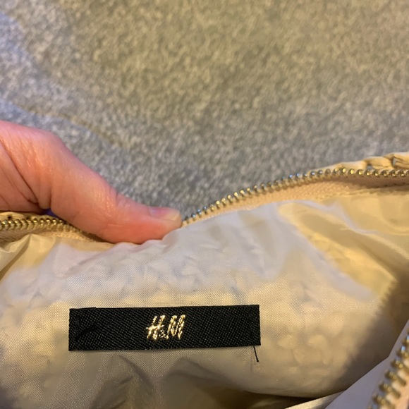 H&M Zipper clutch/makeup bag - Picture 2 of 3